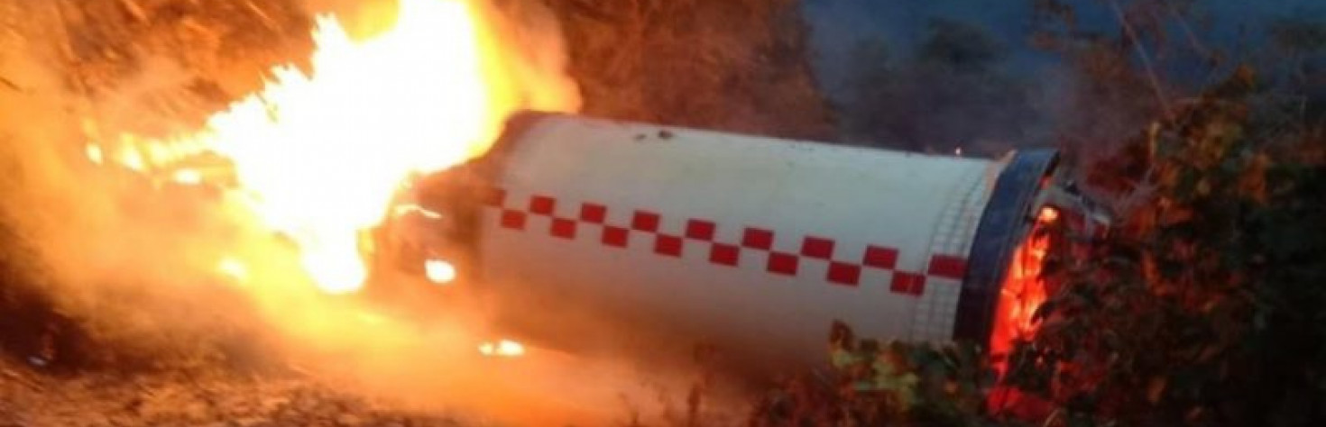 Chinese Villagers Capture Falling Long March Rocket Booster on Video – Spaceflight101