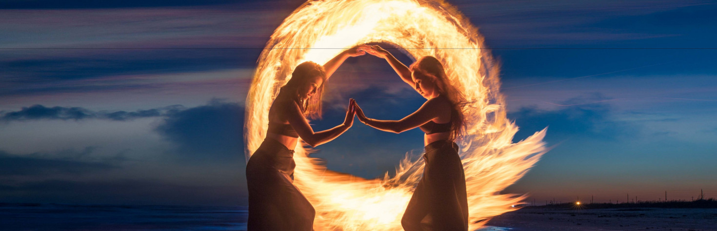 How a photographer created fantastic light painting with fire