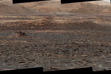 Curiosity Rover Spies Sand Dunes on Mars & Ancient Freshwater...