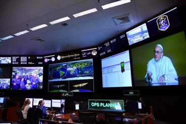 Pope Francis and Expedition 53 Crew Exchange Thoughts About Humanity`s Deepest and Oldest Questions