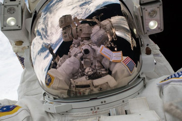 Postponed — ISS Spacewalkers Prepare for Revised EVA Scenario to Backtrack Robotic Arm Work – Spaceflight101 – International Space Station