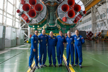 Space Science Work Today as New Crew Waits for Launch