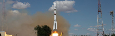Photos: Soyuz Races into clear Skies with 73 Satellites