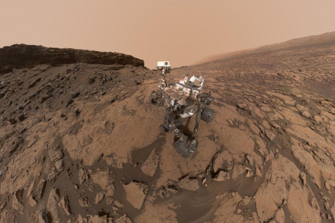 After 5 Years on Mars, NASA`s Curiosity Rover Is Still Making...