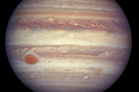 Forscher rätseln über roten Fleck am Jupiter