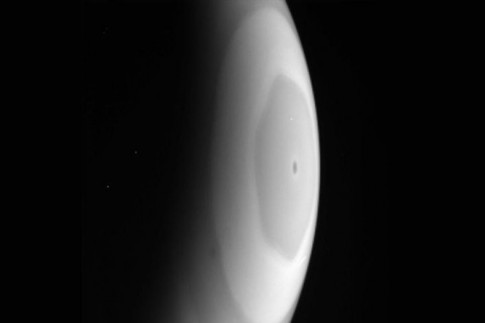 Out of this world: Cassini snaps rare photos of Saturn`s...