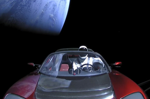 Radiation Will Tear Elon Musk`s Rocket Car to Bits in a Year