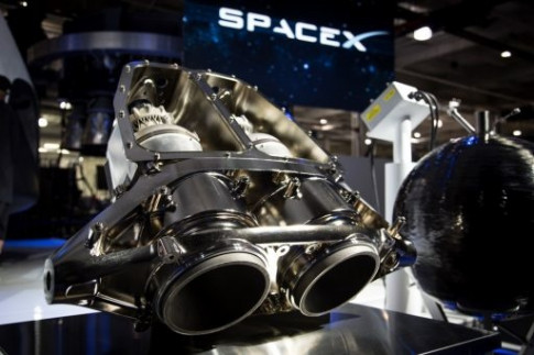 SpaceX cuts Plans for Powered Dragon Landings, places Focus on...