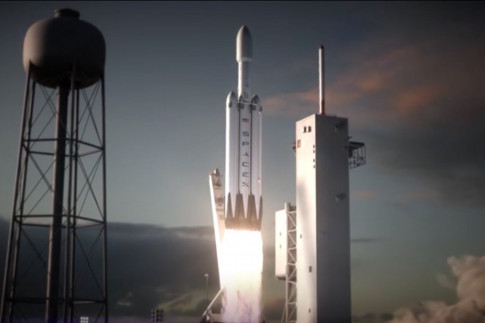 SpaceX`s Big New Rocket May Crash on 1st Flight, Elon Musk Says