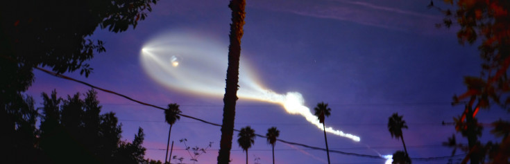 UFO? No, It`s a SpaceX Rocket! These Falcon 9 Launch Photos Are Just Amazing
