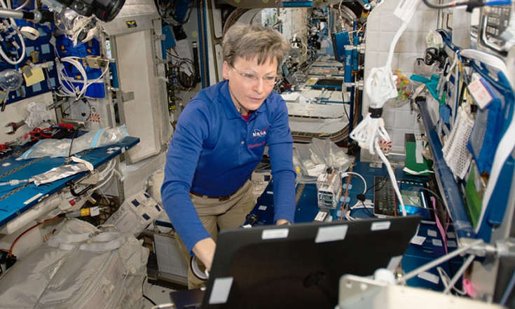 Astronauts Sharpen Dragon Release Skills and Examine Microbes