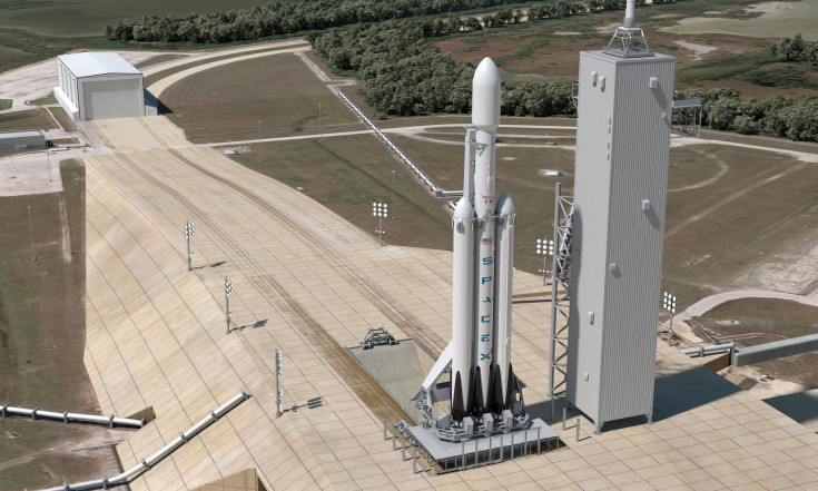 Elon Musk Will Launch His Tesla Roadster to Mars on SpaceX`s 1st Falcon Heavy Rocket