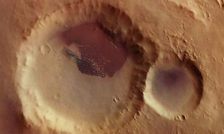 Facettenreiche Dünen auf dem Wüstenplaneten Mars