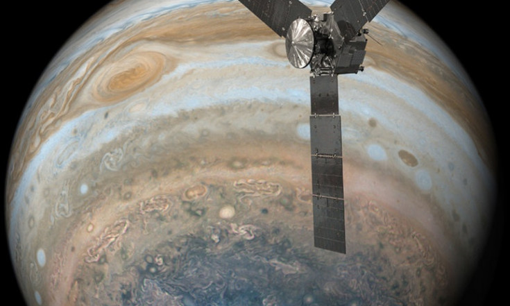 Juno Phones Home: Jupiter Probe Reconnects with Earth After 8th Flyby