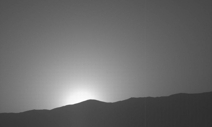 Martian Dusk: Curiosity Rover Captures Stunning Red Planet Sunset