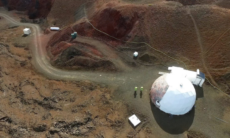 Mock Mars Crew Emerges from Dome in Hawaii After 8 Months of...
