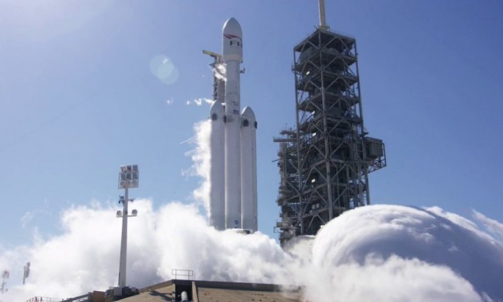 Momentous Static Fire Test Moves SpaceX Falcon Heavy Closer to Maiden Launch – Spaceflight101