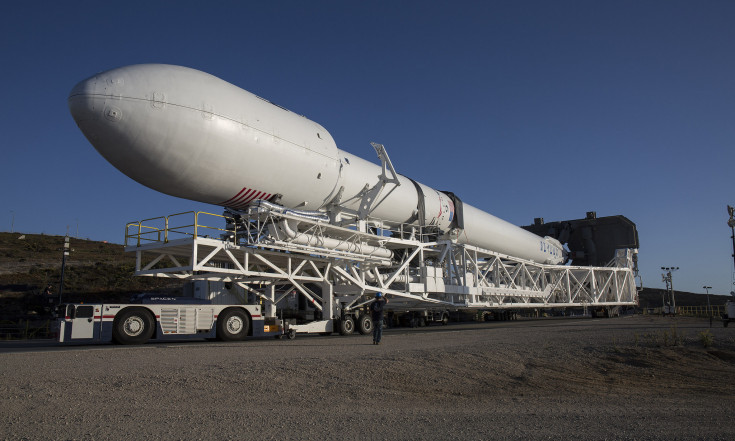 SpaceX, Iridium set March 18 launch date for fifth Iridium Next mission - SpaceNews.com