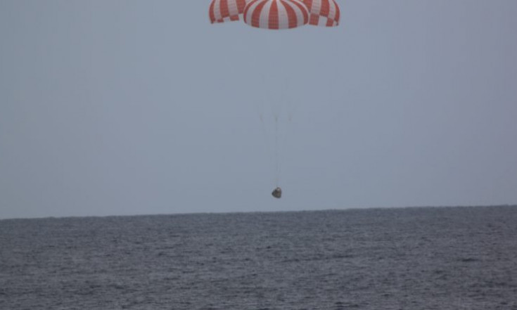 Twice-Flown Dragon Cargo Spacecraft Splashes Down – Dragon SpX-13 | Spaceflight101